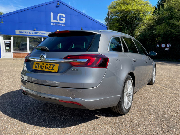 Insignia 2.0 CDTi ecoFLEX Tech Line Sports Tourer