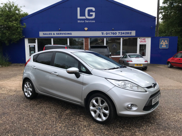 Fiesta Titanium Individual