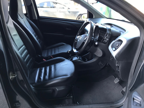 Aygo 1.0 VVT-I x-clusiv 2 x-wave x-shift Automatic