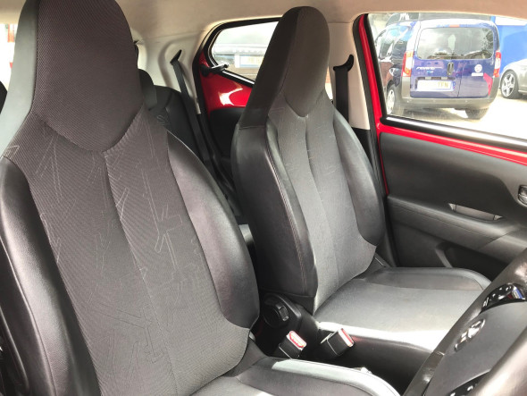 Aygo 1.0 VVT-I X-Pression Auto