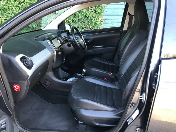 Aygo 1.0 VVT-I x-clusiv 2 x-wave x-shift Automatic