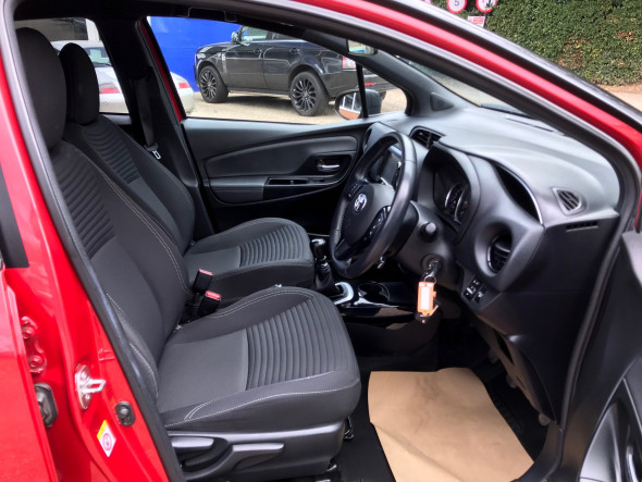 Yaris 1.33 VVT-I Design