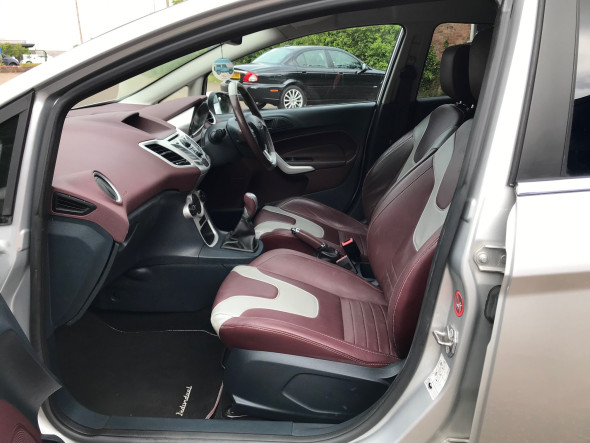 Fiesta Titanium Individual