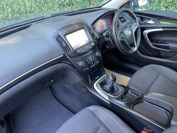 Insignia 2.0 CDTi ecoFLEX Tech Line Sports Tourer