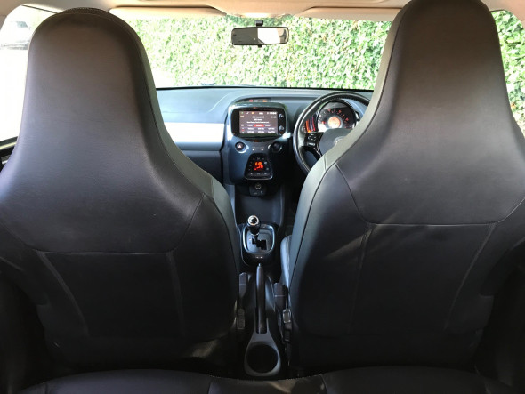 Aygo 1.0 VVT-I x-clusiv 2 x-wave x-shift Automatic