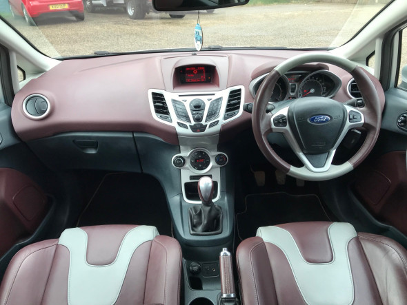 Fiesta Titanium Individual