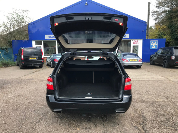 E220 CDI Avantgarde Blue-Efficiency Automatic