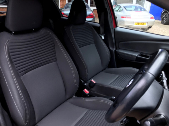 Yaris 1.33 VVT-I Design