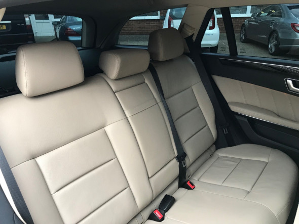 E220 CDI Avantgarde Blue-Efficiency Automatic