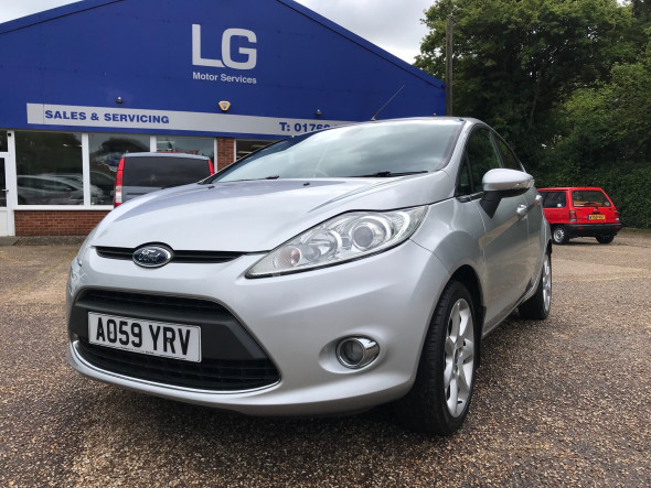 Fiesta Titanium Individual