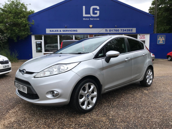 Fiesta Titanium Individual