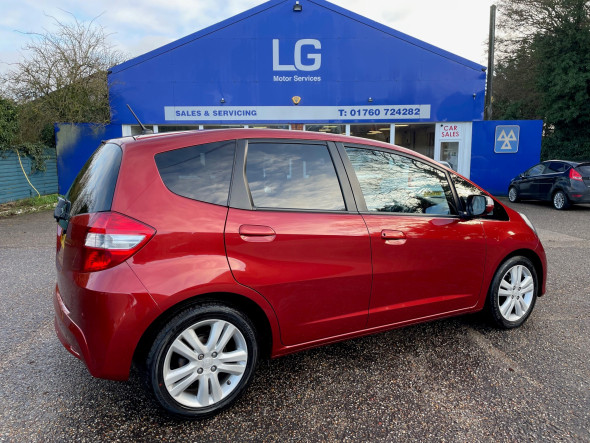 Jazz ES+I-VTEC Automatic