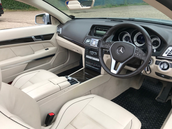 E220 Bluetec SE Cabriolet