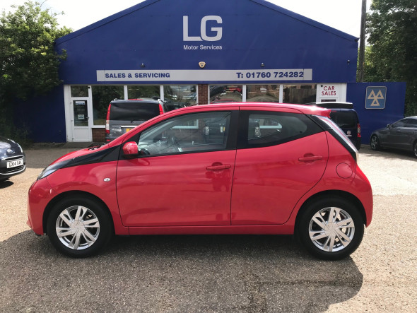Aygo 1.0 VVT-I X-Pression Auto