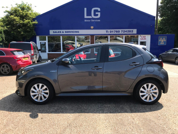 Yaris 1.5 VVT-h Icon