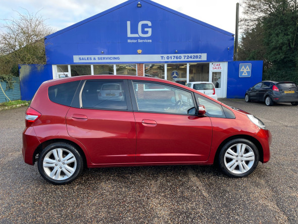 Jazz ES+I-VTEC Automatic