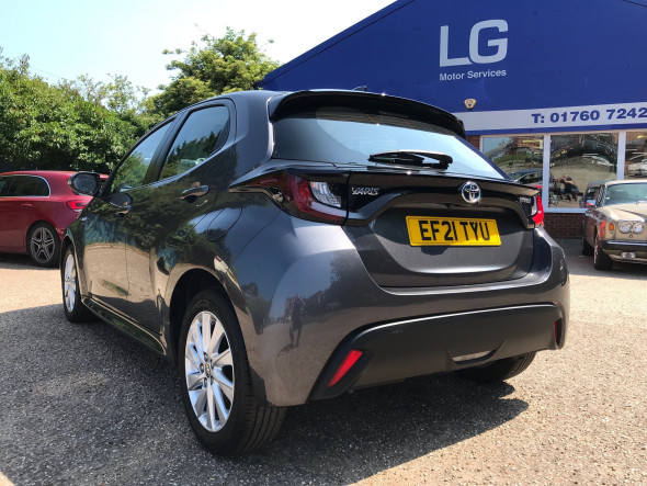 Yaris 1.5 VVT-h Icon