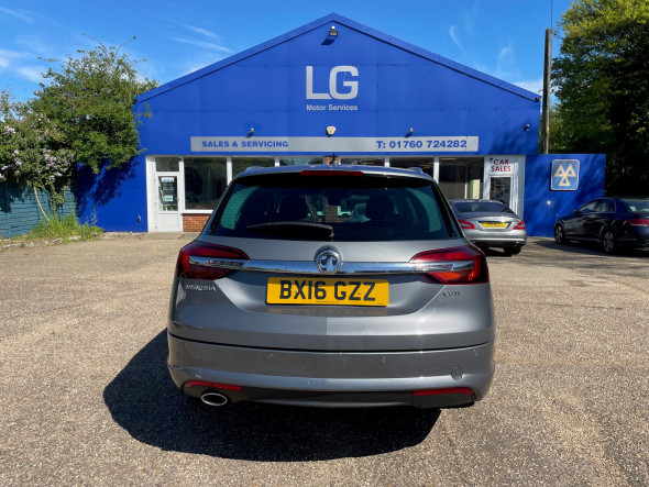 Insignia 2.0 CDTi ecoFLEX Tech Line Sports Tourer