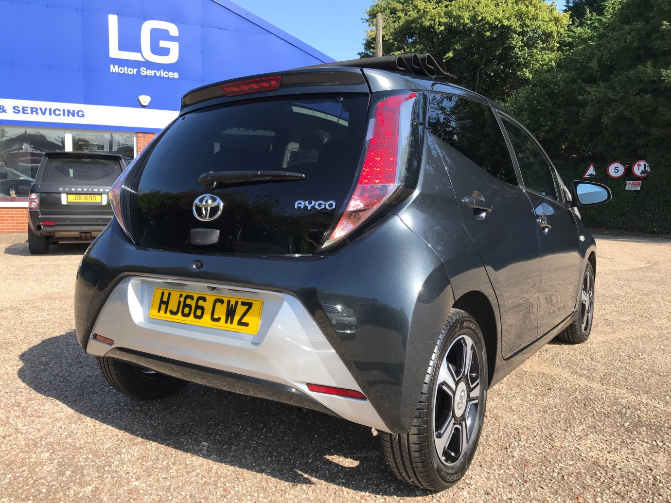 Aygo 1.0 VVT-I x-clusiv 2 x-wave x-shift Automatic
