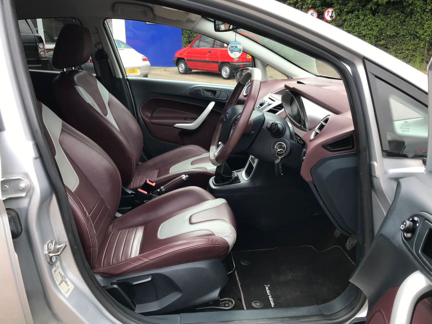 Fiesta Titanium Individual