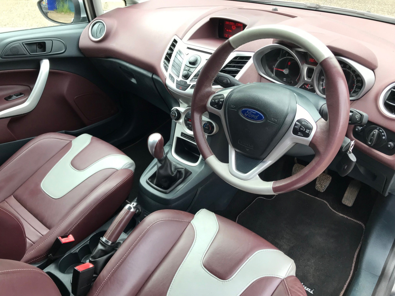Fiesta Titanium Individual