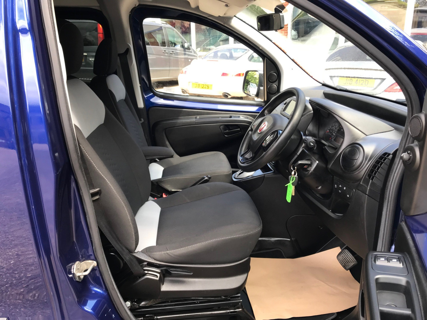 Fiorino 1.3 Multijet2 SX Romahome R10 Automatic