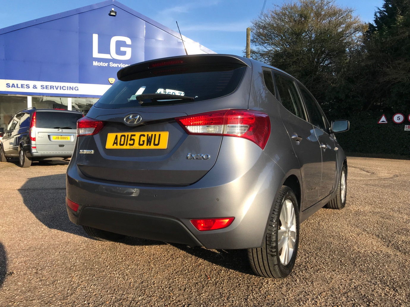 IX20 Active Auto