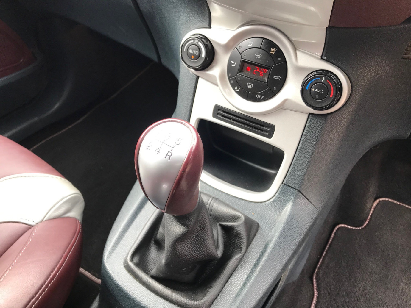 Fiesta Titanium Individual