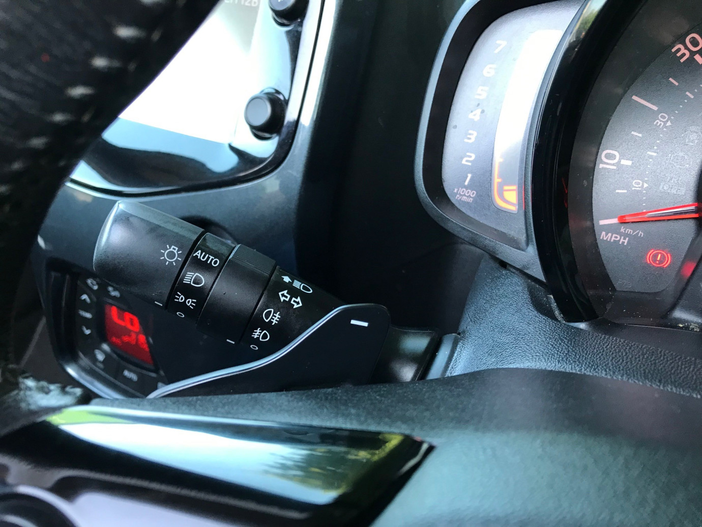 Aygo 1.0 VVT-I x-clusiv 2 x-wave x-shift Automatic
