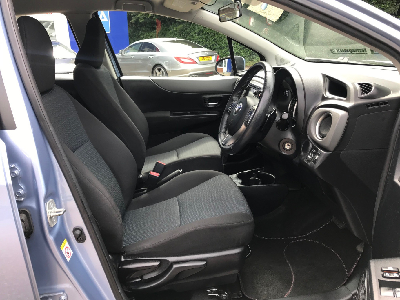 Yaris TR VVT-I AUTO