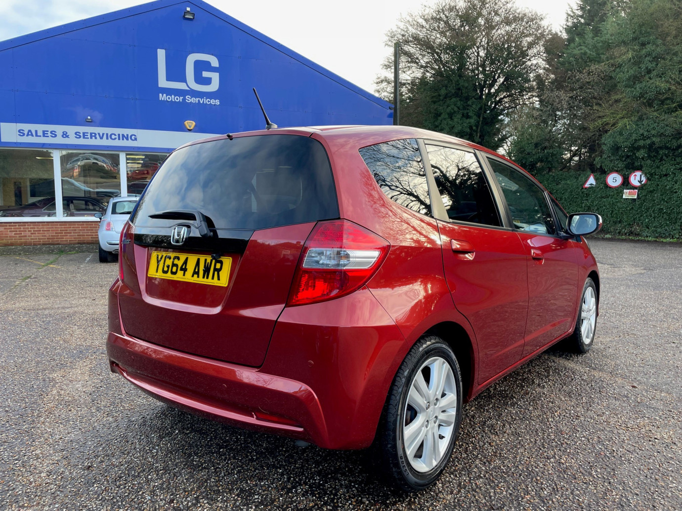 Jazz ES+I-VTEC Automatic