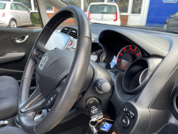 Jazz ES+I-VTEC Automatic
