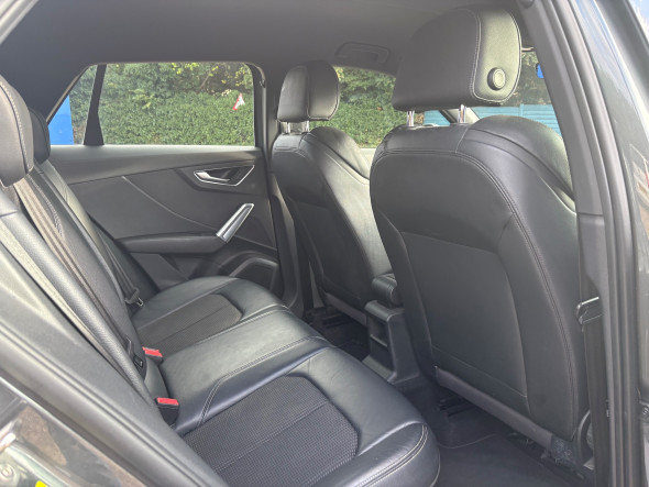 Q2 1.6 TDI S Line SUV
