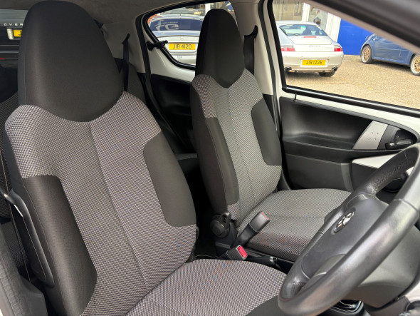 Aygo VVT-I Fire