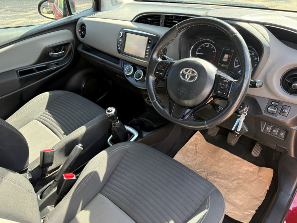 Yaris 1.5 VVT-i Icon Tech