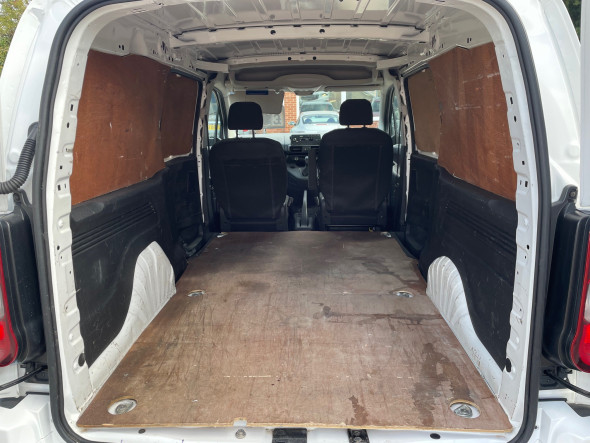 Combo 1.5 Turbo D L2 2300 H1 Sportive Panel Van