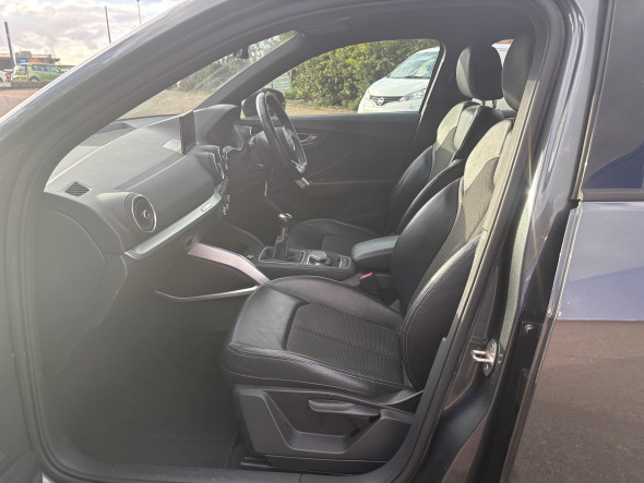 Q2 1.6 TDI S Line SUV