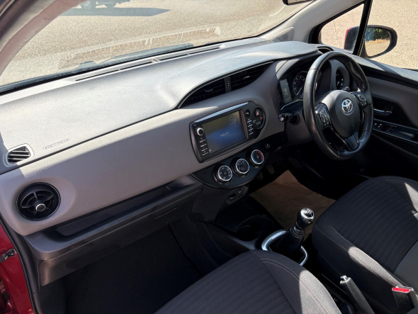 Yaris 1.5 VVT-i Icon Tech