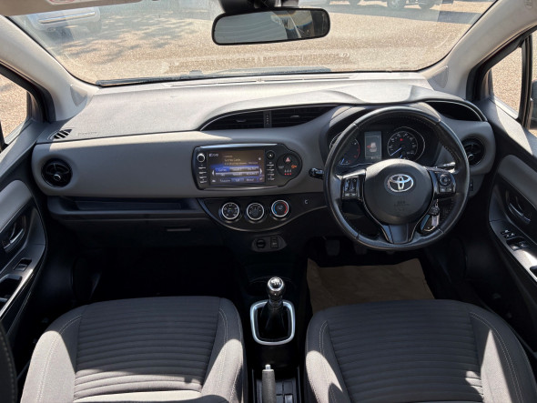 Yaris 1.5 VVT-i Icon Tech