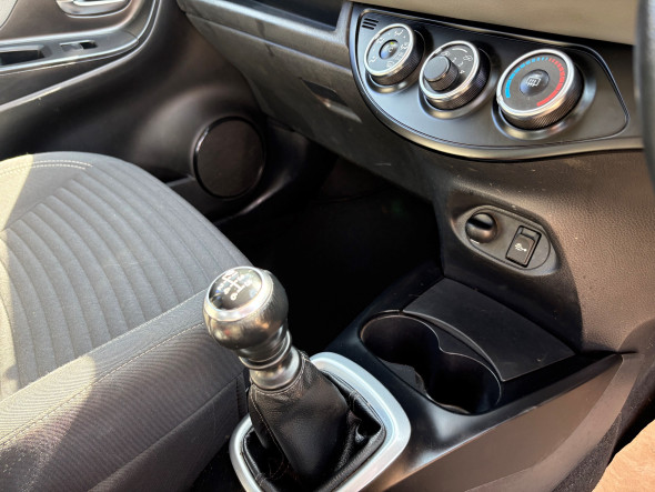Yaris 1.5 VVT-i Icon Tech