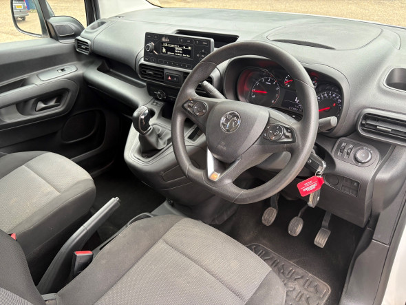 Combo 1.5 Turbo D L2 2300 H1 Sportive Panel Van