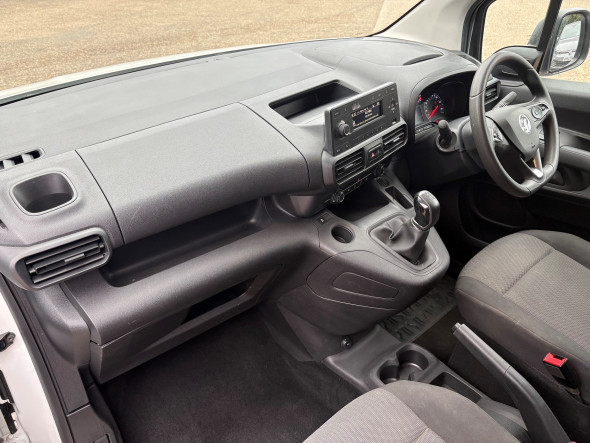 Combo 1.5 Turbo D L2 2300 H1 Sportive Panel Van