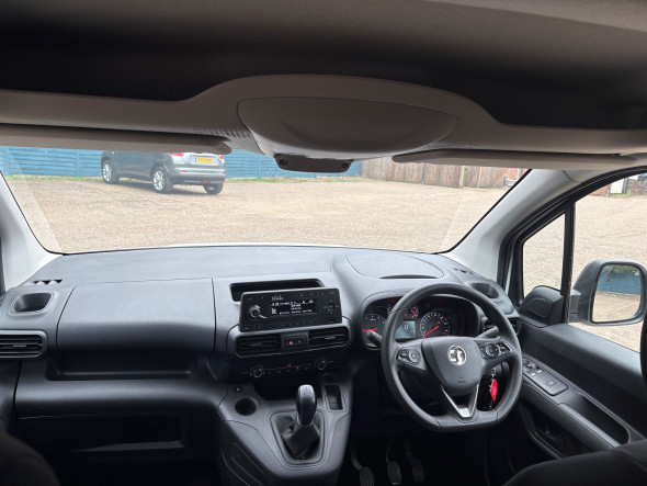 Combo 1.5 Turbo D L2 2300 H1 Sportive Panel Van