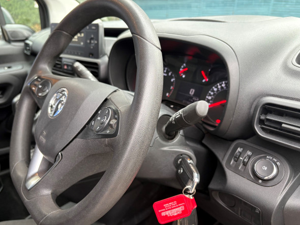 Combo 1.5 Turbo D L2 2300 H1 Sportive Panel Van