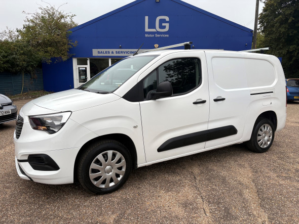 Combo 1.5 Turbo D L2 2300 H1 Sportive Panel Van