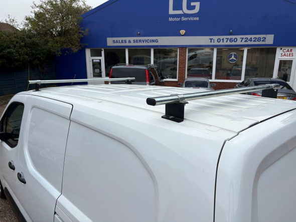 Combo 1.5 Turbo D L2 2300 H1 Sportive Panel Van