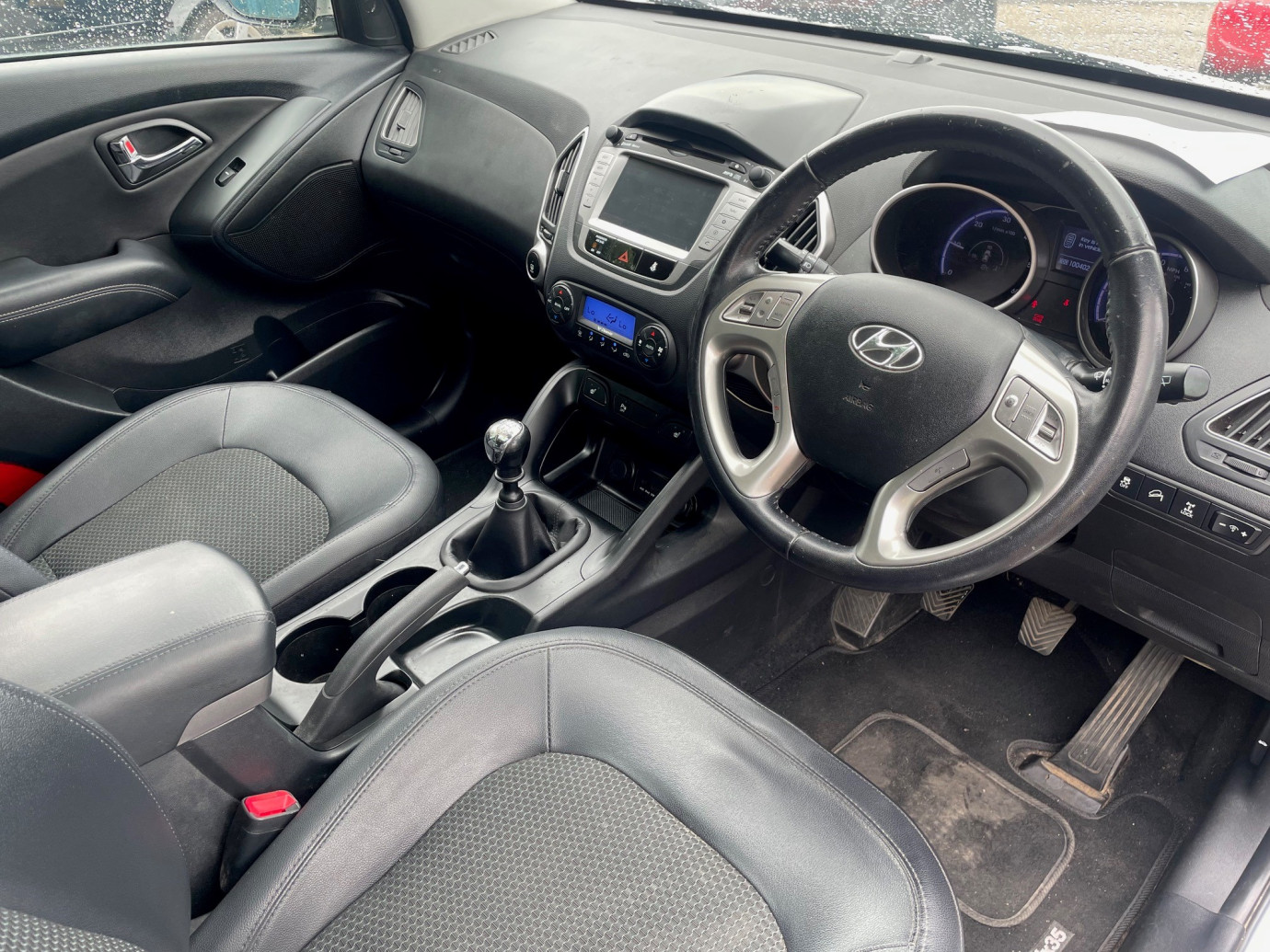 IX35 Premium CRDI 4WD TRADE TO CLEAR