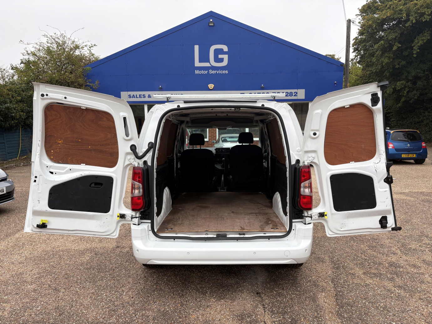 Combo 1.5 Turbo D L2 2300 H1 Sportive Panel Van