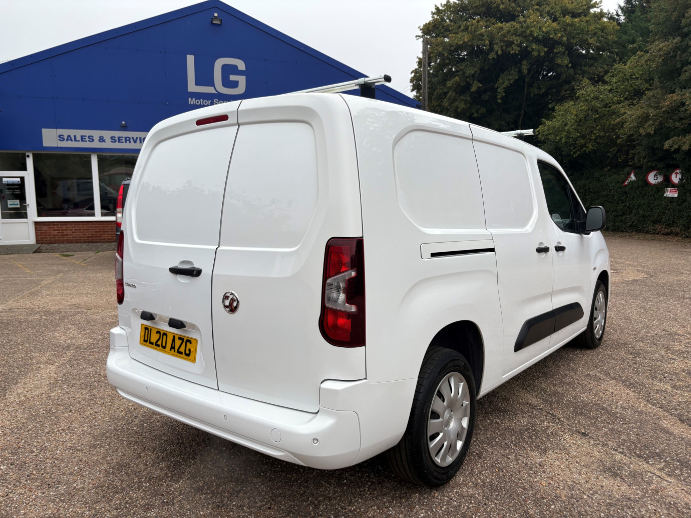 Combo 1.5 Turbo D L2 2300 H1 Sportive Panel Van