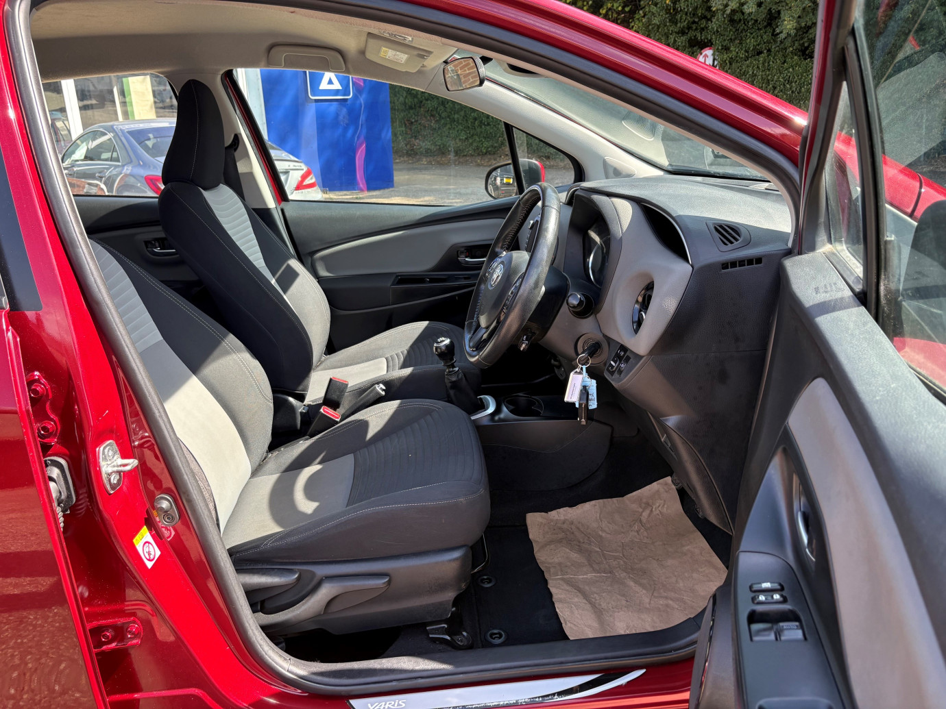 Yaris 1.5 VVT-i Icon Tech